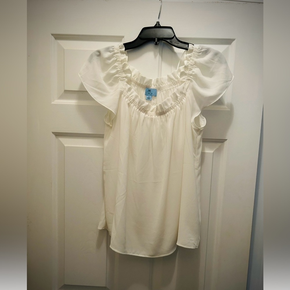 NWOT CeCe GORGEOUS Cream Off-Shoulder Blouse, Size Medium - Picture 4 of 13